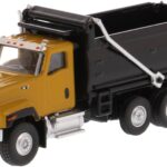 CATERPILLAR CT681 8x4 Camion benne