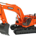 DOOSAN DX700 Excavatrice sur chenilles