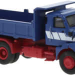 VOLVO N10 6x4 benne, bleu et blanc