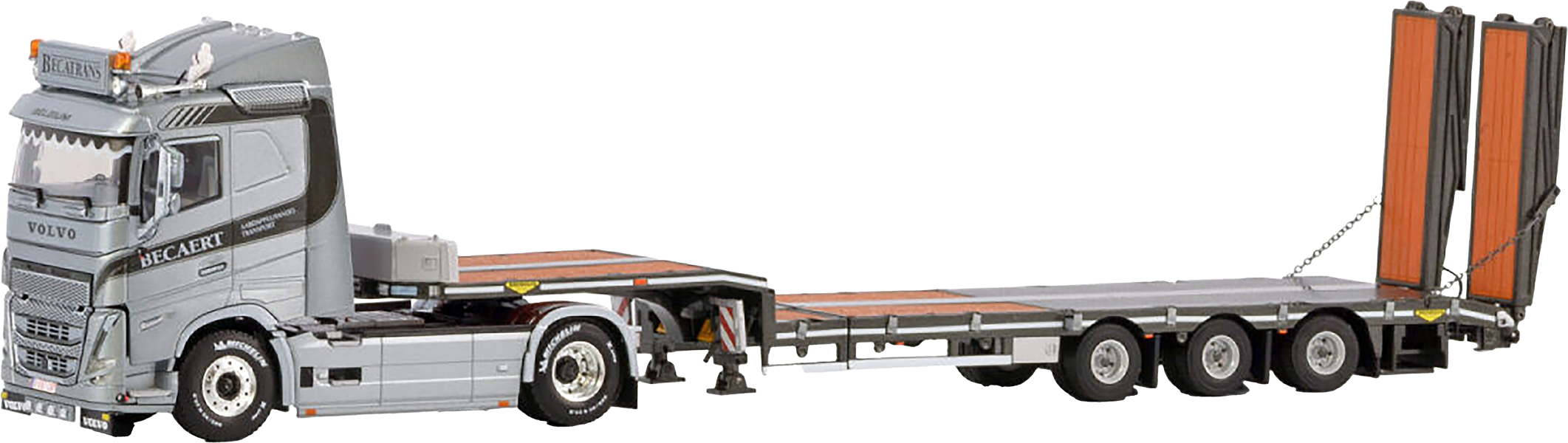 WSI01-4438 VOLVO FH5 Sleep Cab 4x2 avec remorque porte-engins 3 essieux – Image 1