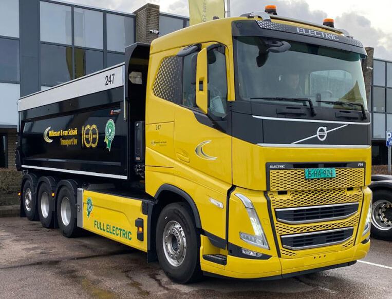WSI01-4603-RESA VOLVO FH5 Sleep Cab 8x4 benne – Image 1