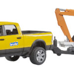 Pick-up DODGE Ram avec remorque et minipelle