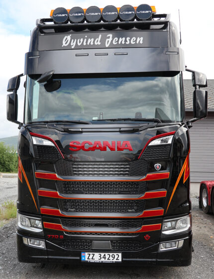 SCANIA S Highline 8x4 – Image 4