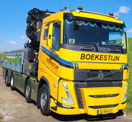 VOLVO FH5 Slepper Cab 8x2 porteur plateau avec grue PALFINGER PK92002 – Image 3