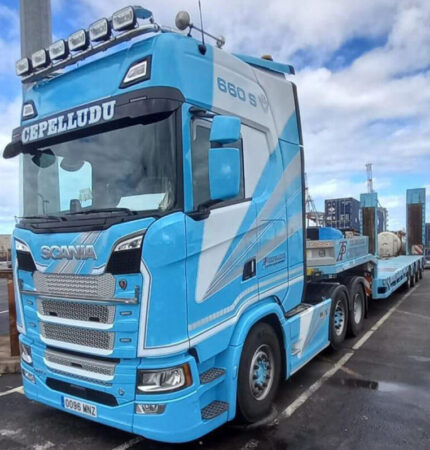 SCANIA S Highline 6x2 avec remorque porte-engins à rampes 4 essieux – Image 3