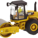 CATERPILLAR CS56 Compacteur lisse