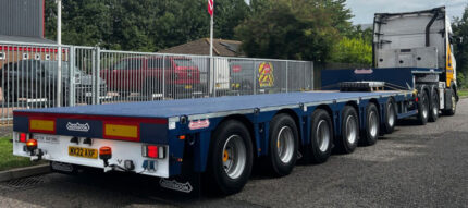 SCANIA S Highline 6x4 avec remorque porte-engins 6 essieux – Image 3