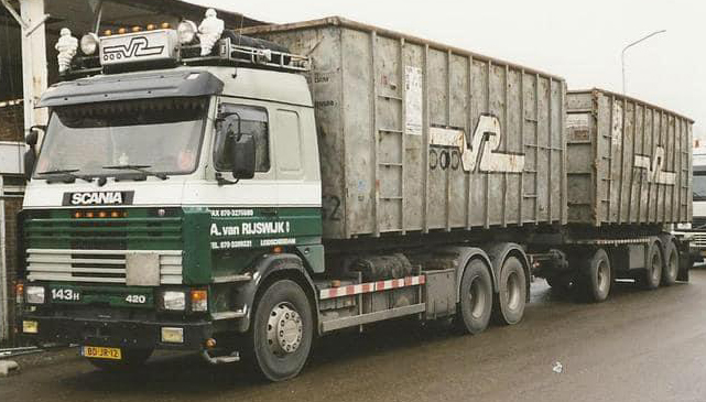 TEKN89811-RESA SCANIA Serie 3 6x4 porteur et remorque ampliroll avec 2 container 30m3 – Image 1