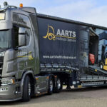 SCANIA R Highine 6x2 avec remorque porte-engins bachée 4 essieux