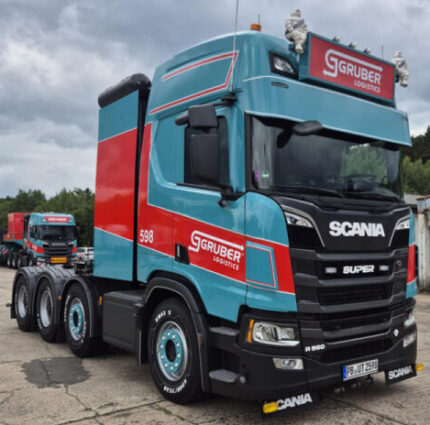 SCANIA R Highine 8x4 avec remorque porte-engins 2+7 essieux – Image 4