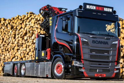 SCANIA R Flat Roof 6x2 porteur plateau avec grue PALFINGER PK65002