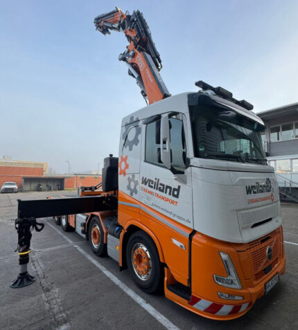 VOLVO FH Aero 8x2 porteur plateau avec grue FASSI 1100 – Image 4