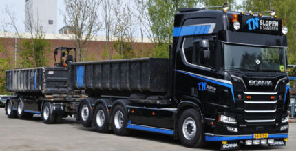 SCANIA R Highline 8x2 combiné porteur et remorque ampliroll avec 2 containers 40m3 – Image 2