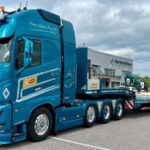 VOLVO FH5 Globetrotter XL 8x4 avec remorque porte-engins à rampes 5 essieux